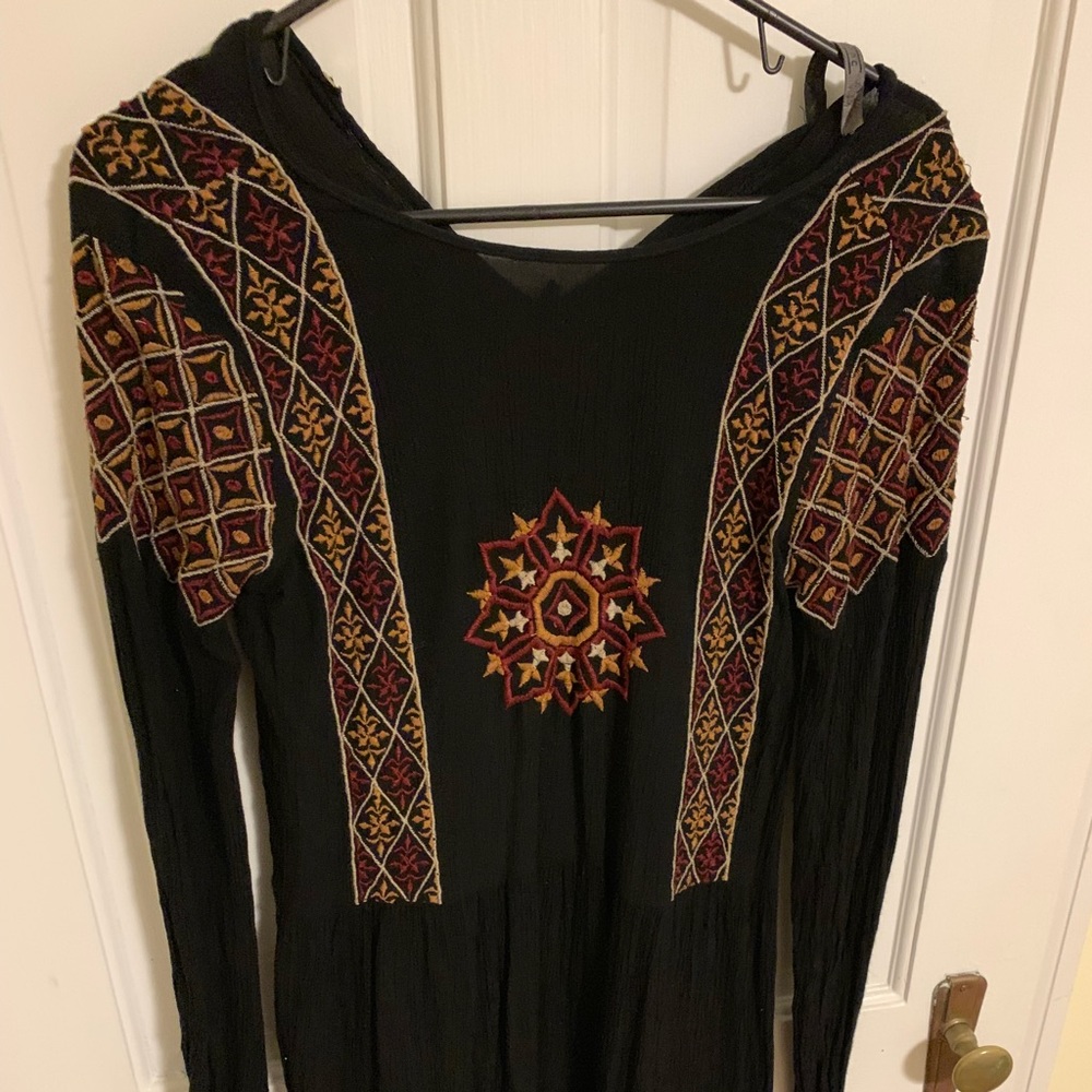 Embroidered detailed flows dress